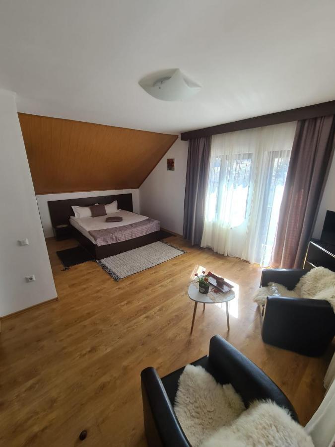 Casa Teleferic Buşteni Exterior foto